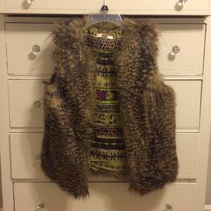 Mossimo faux fur vest
