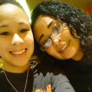 Meet your Posher, Iwalani