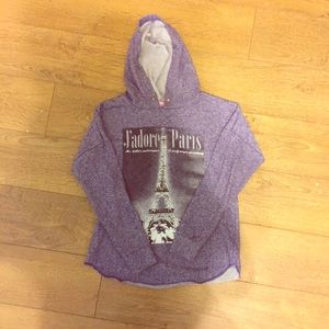 I am selling a sweater with no damage