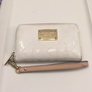 Michael Kors smartphone wristlet