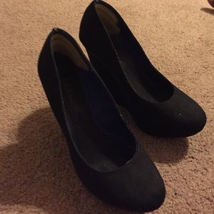Black Wedges