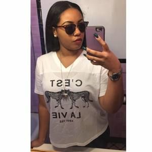 Meet your Posher, Elyssa