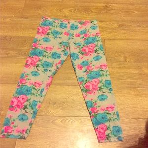 Colorful and lots of flowers on these leggings!