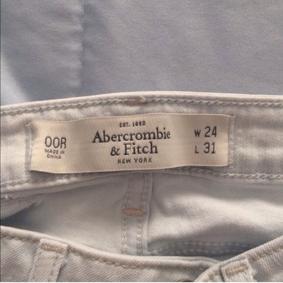 Light wash Skinny jeans