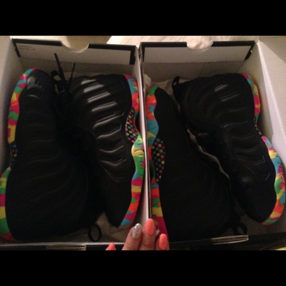 Black fruity pebble forms - Picture 2 of 4