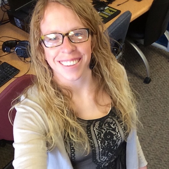 Meet your Posher, Leah - Picture 1 of 1