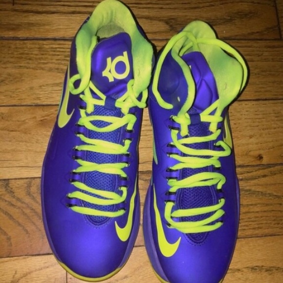 Nike KD's - BOYS GRADE SCHOOL