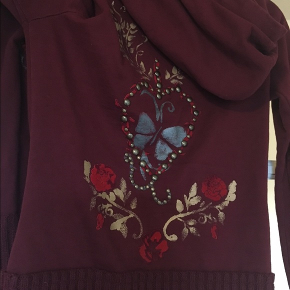 Red/Burgundy Twisted Heart sweatshirt. Size P.