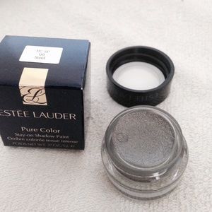 Estée Lauder eyeshadow pot