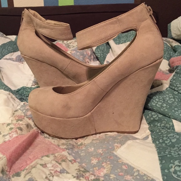 Tan Platform Wedges - Picture 2 of 3