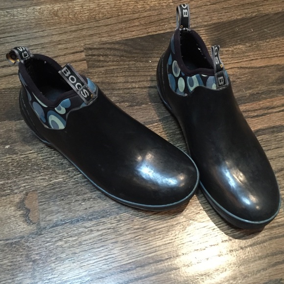 Black Bog rain/gardening shoes.