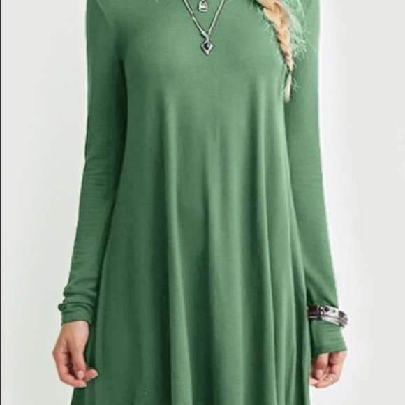 Loose Fitting Green Long Sleeve Dress