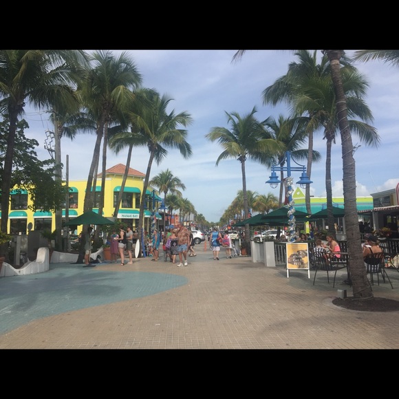 Meet your Posher, Christine - Picture 1 of 1