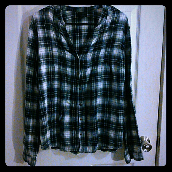 Black and Grey V-neck Flannel