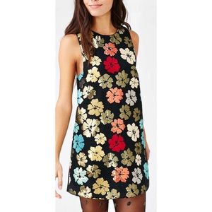 🌺Black & Floral Cooperative Dress w/ Open Back🌺