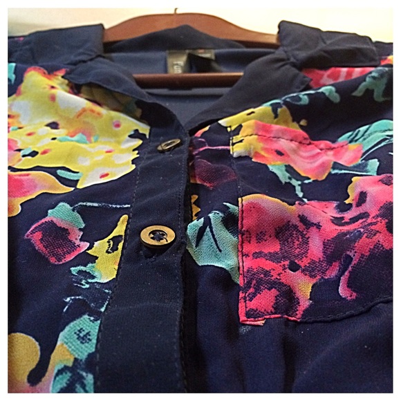 ❌SOLD❌ 🎉HP🎉Navy Floral Print Collared Dress - Picture 2 of 3