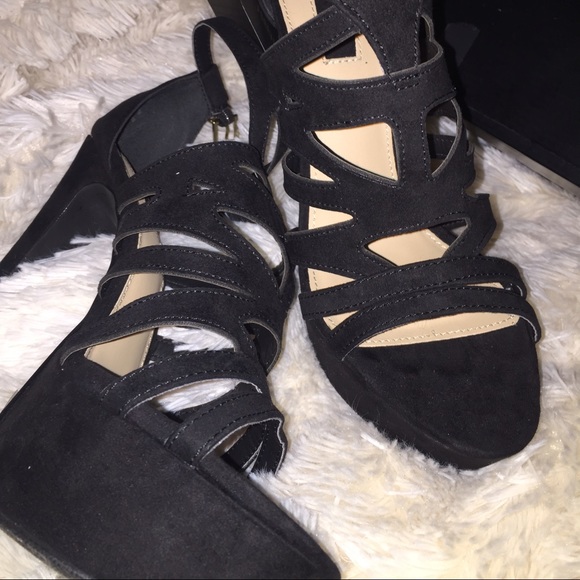 Black strap heel (new) - Picture 2 of 2