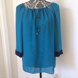 🔴Beautiful Tahari Blouse