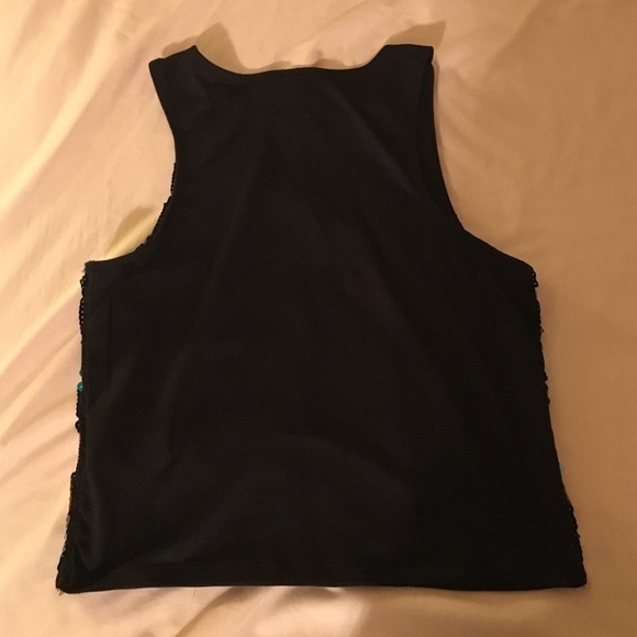 Sequins Abstract Top - Picture 2 of 3