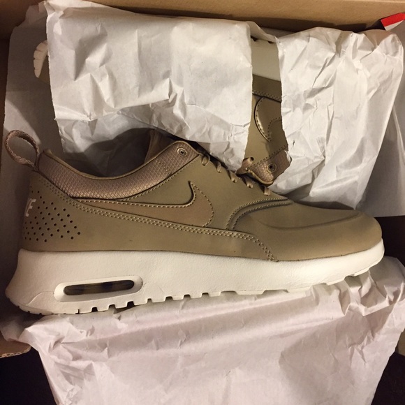 SOLD- Nike Thea Premium Desert Camo - Picture 2 of 4