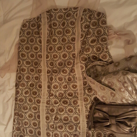 Nice straight line dress comes just above the knee