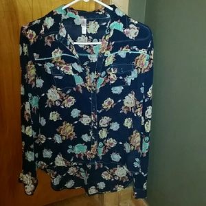 Button up hi-low top