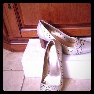 Circa Joan & David Luxe Collection