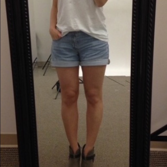 GAP boyfriend shorts light denim sz 28