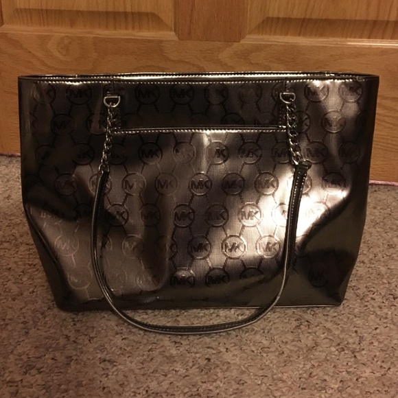 Silver Michael Kors purse - Picture 3 of 4