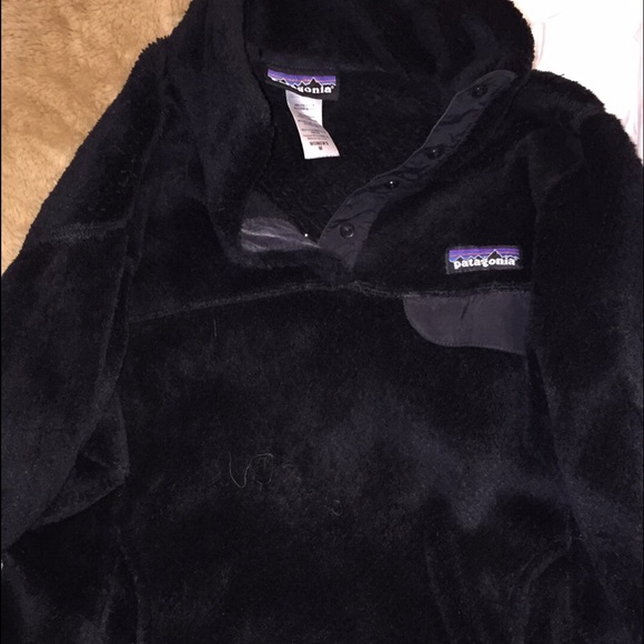 Black Fleece Patagonia pullover. Size medium