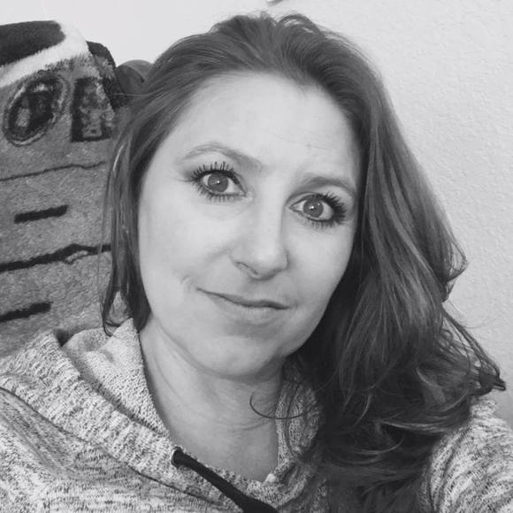 Meet your Posher, April - Picture 1 of 1