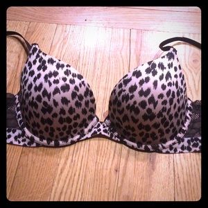 Victoria Secret Biofit 32D leopard bra