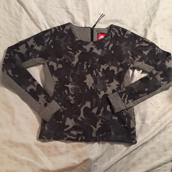 🔴1 DAY SALE 🔴Nike Camo Tech Fleece Sweater NWOT