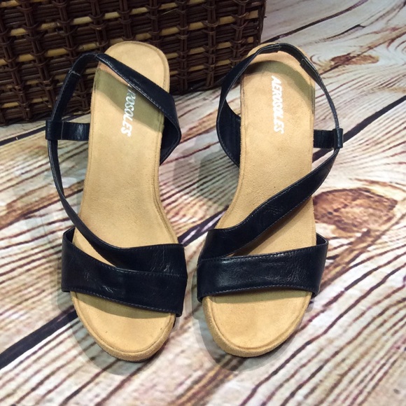 AEROSOLES Shoes - ❌FINAL PRICE ❌SZ 8 AEROSOLES BLUE WEDGE SANDALS
