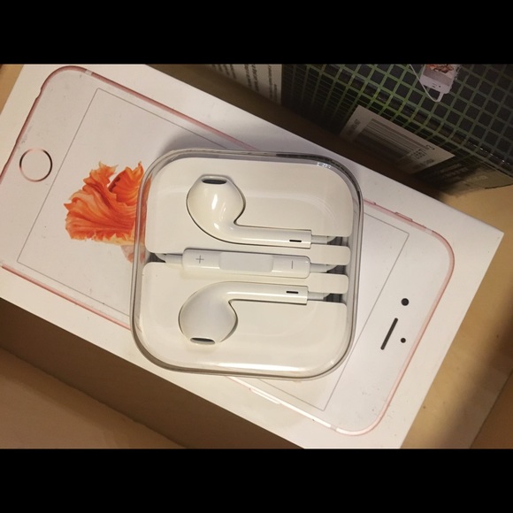 Apple ear buds