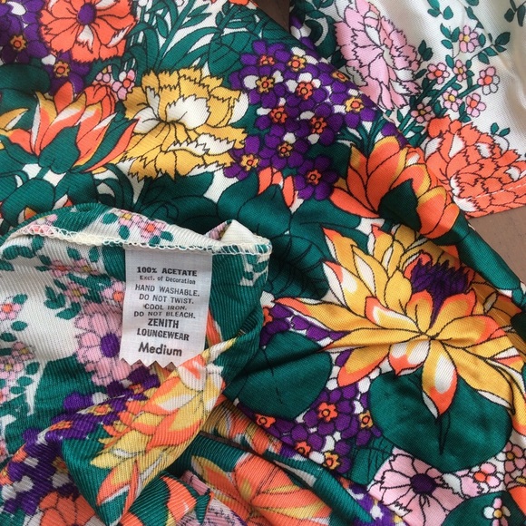 *SOLD* Vintage Floral Bell-Sleeve Mini Dress - Picture 4 of 4