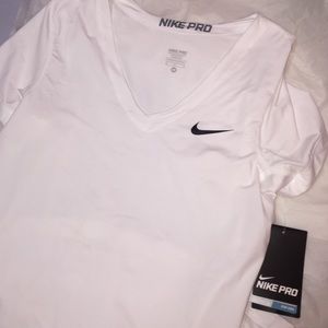 NIKE Pro Combat Shirt in all White