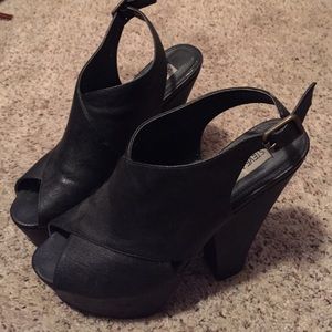 Steve Madden black wedges