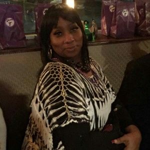 Meet your Posher, Yolanda