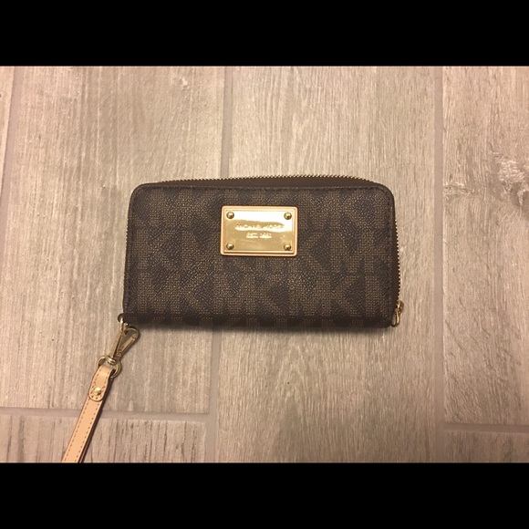 Michael Kors Handbags - Authentic Michael Kors wirstlet