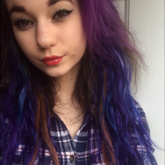 Meet your Posher, Hannah 🍄 - Picture 4 of 6