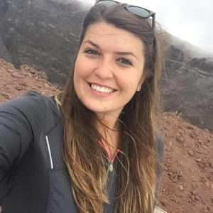 Meet your Posher, Holly