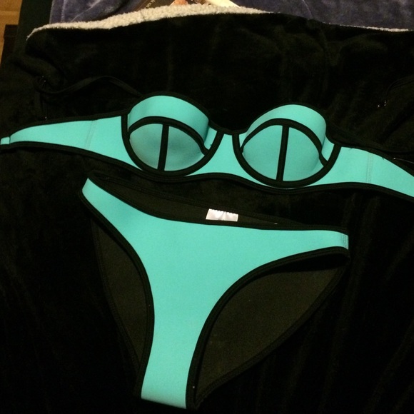 Triangl DUPE set(: