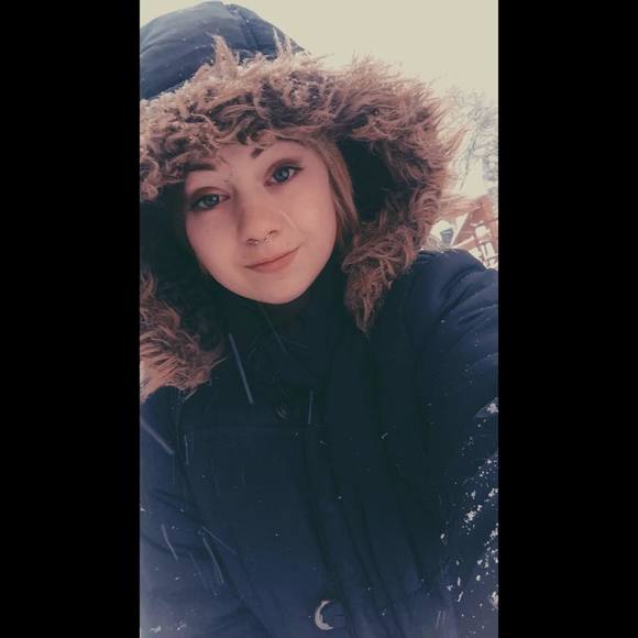 Meet your Posher, Allison - Picture 1 of 1