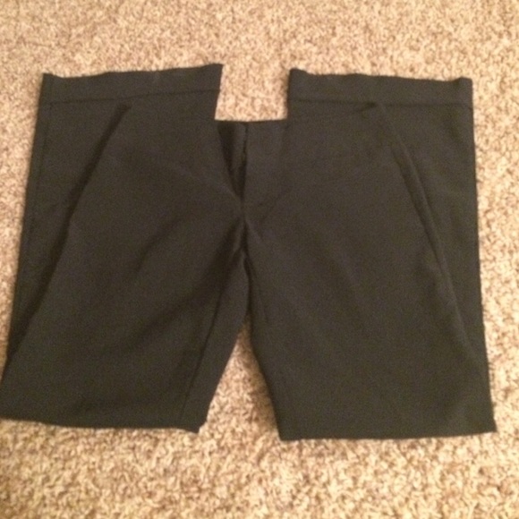 Black dress pants stretch size 7. Inseam 32