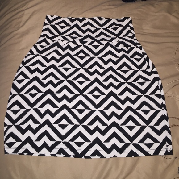 Super cute high waisted skirt