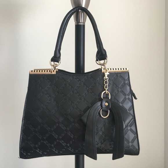 Boutique Handbags - ‼️4HR SALE‼️🆕 black beaming Handbag 👜