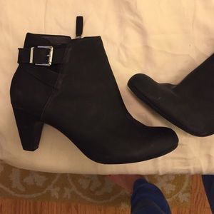 Sam and Libby size 9 black bootie