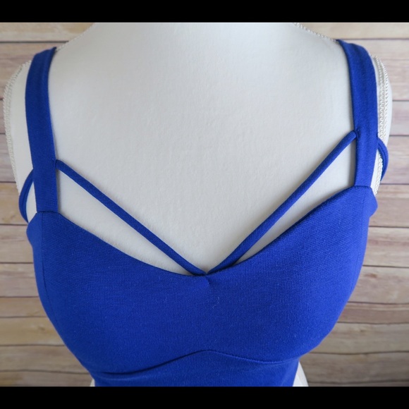 🔴SOLD🔴Royal blue crop top - Picture 3 of 3