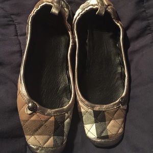 Burberry slippers